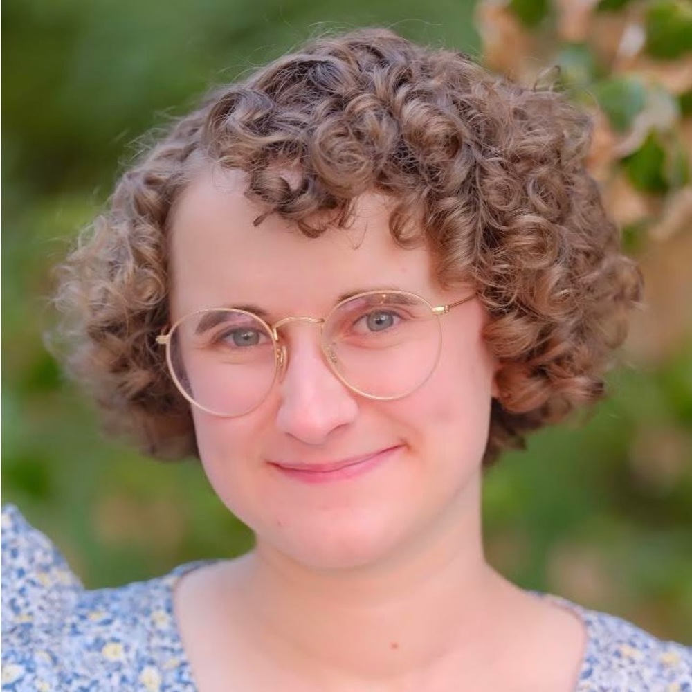 Meet your Posher, Julia